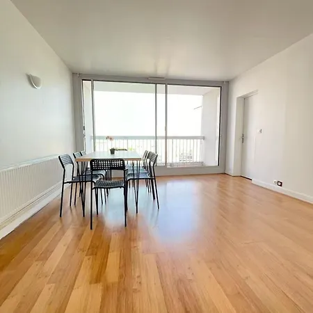 8 Guests, Spacious, Renovated, 19th Arrondissement * Paříž