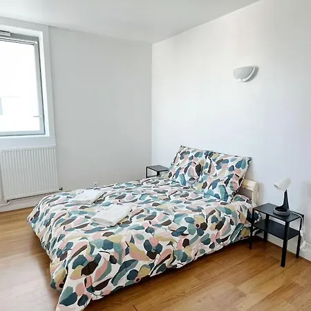 8 Guests, Spacious, Renovated, 19th Arrondissement *