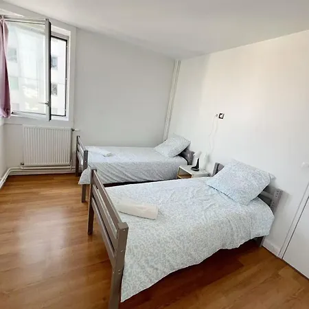 8 Guests, Spacious, Renovated, 19th Arrondissement Paris